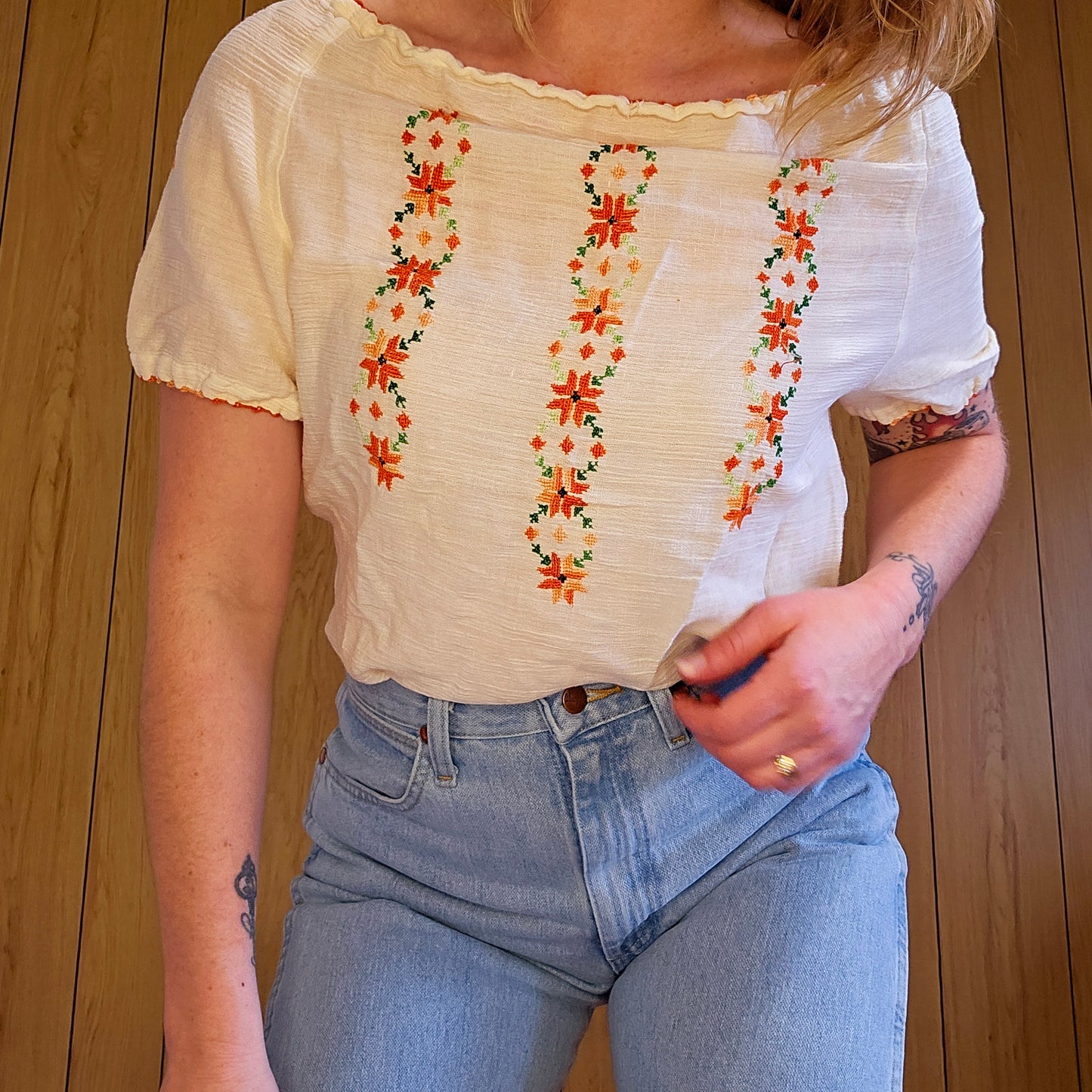 60s Floral Embroidered Top (M)