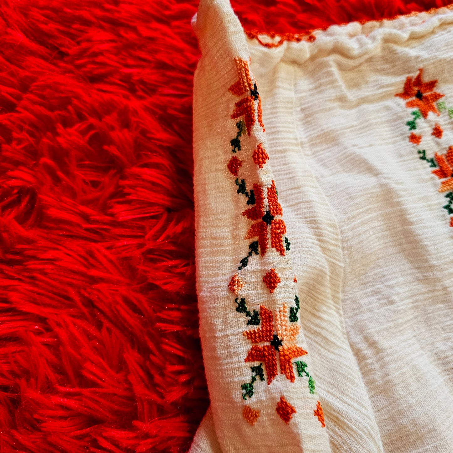 60s Floral Embroidered Top (M)