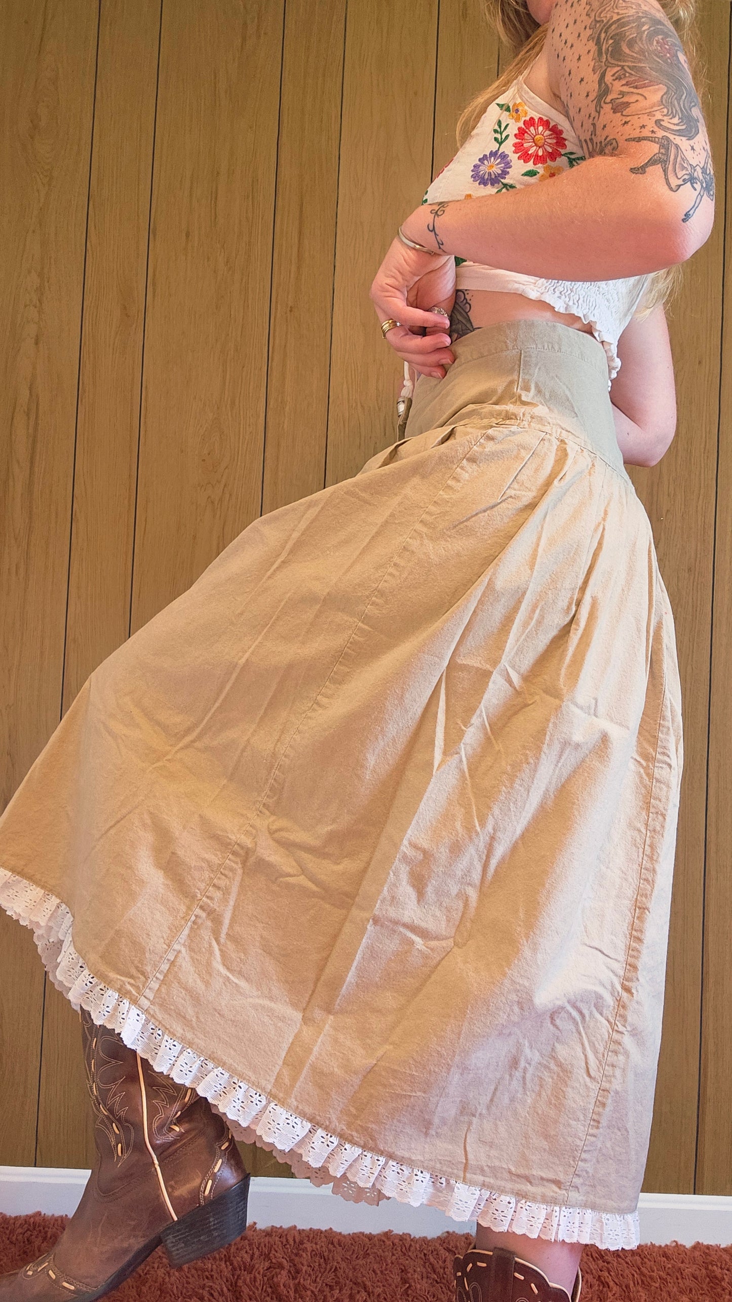 70s "Catch Me" Tan & Lace SKirt (S/M)