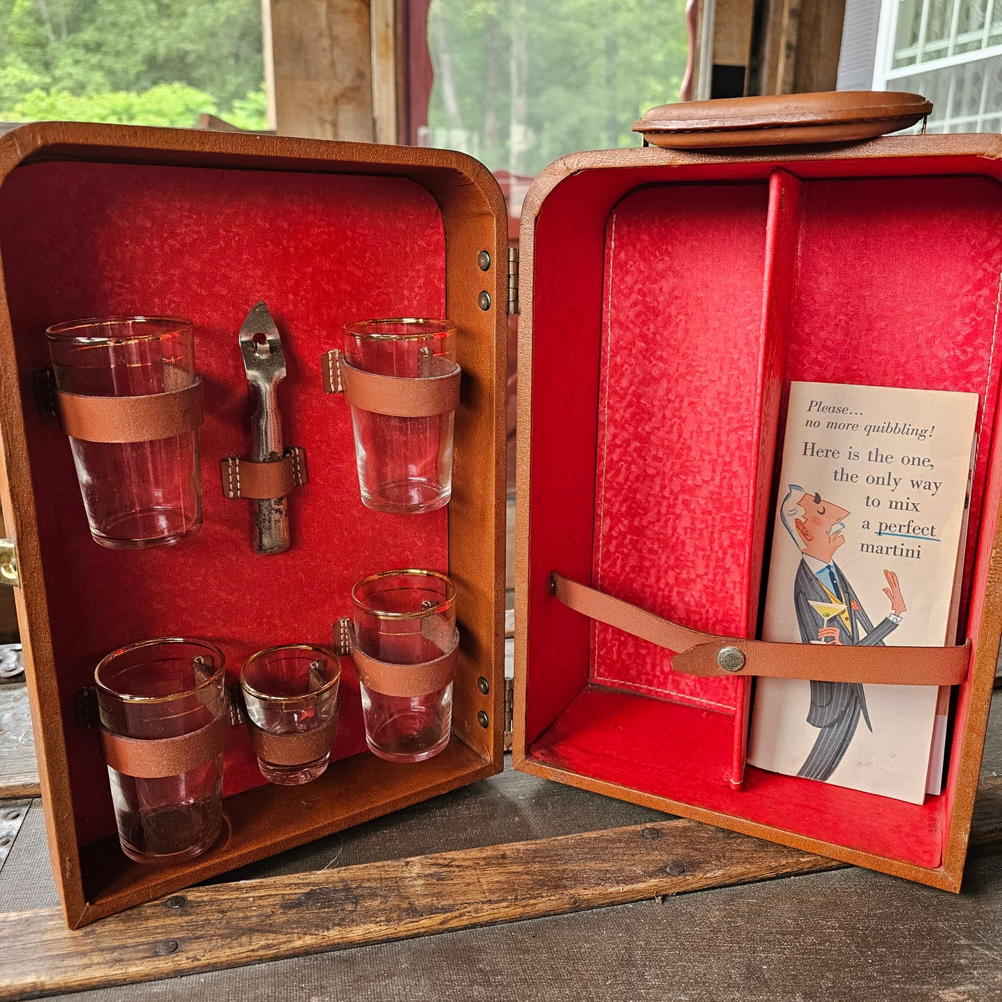 50s/60s Travel Suitcase Bar