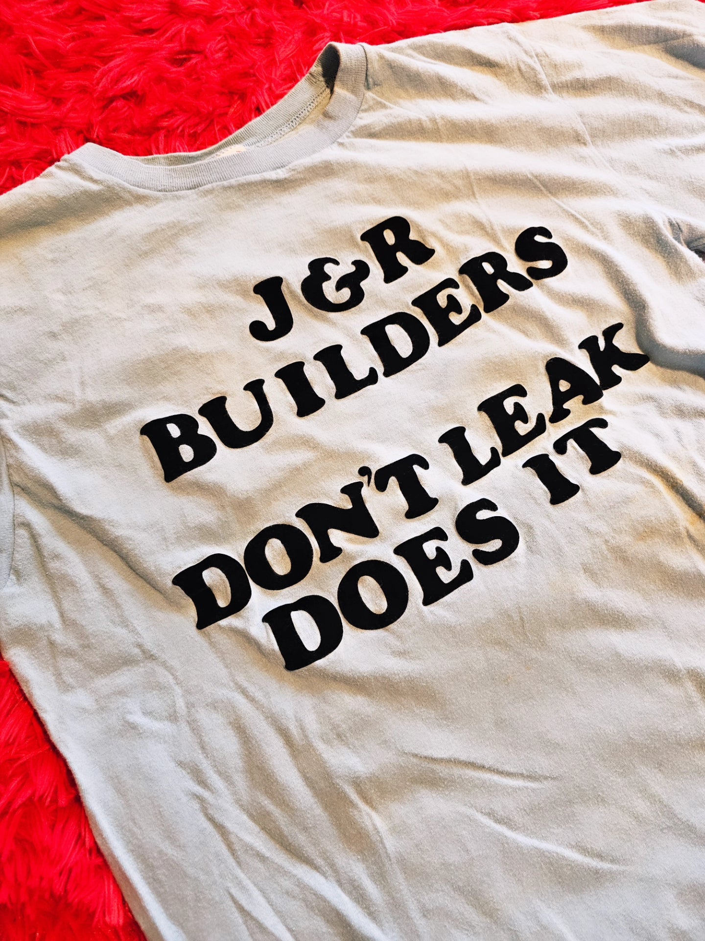 70s Don't Leak Does It Tee (L)
