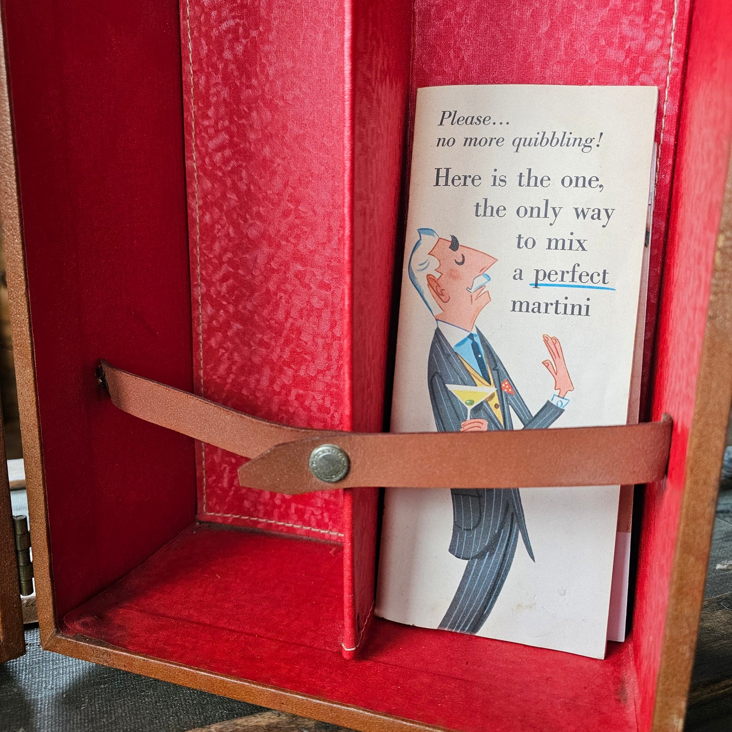 50s/60s Travel Suitcase Bar