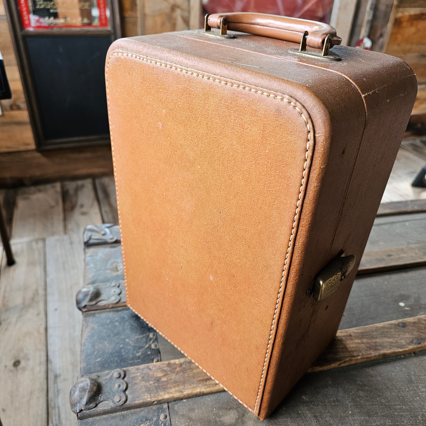 50s/60s Travel Suitcase Bar