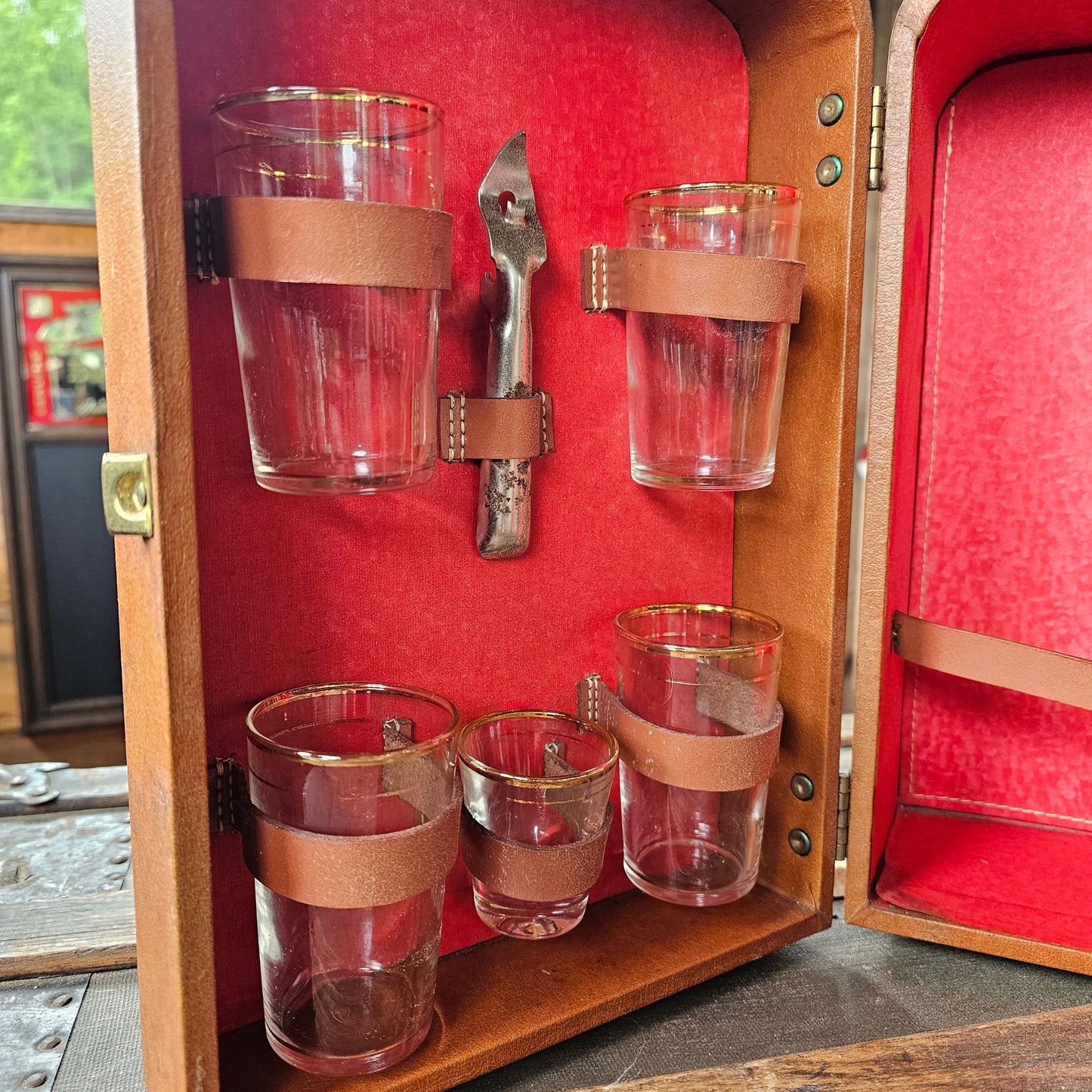 50s/60s Travel Suitcase Bar