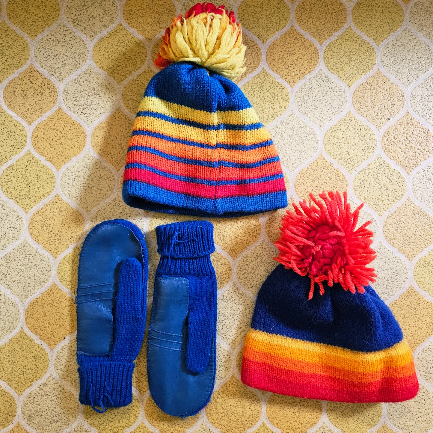 70s Winter Hats & Mittens (XS/S)