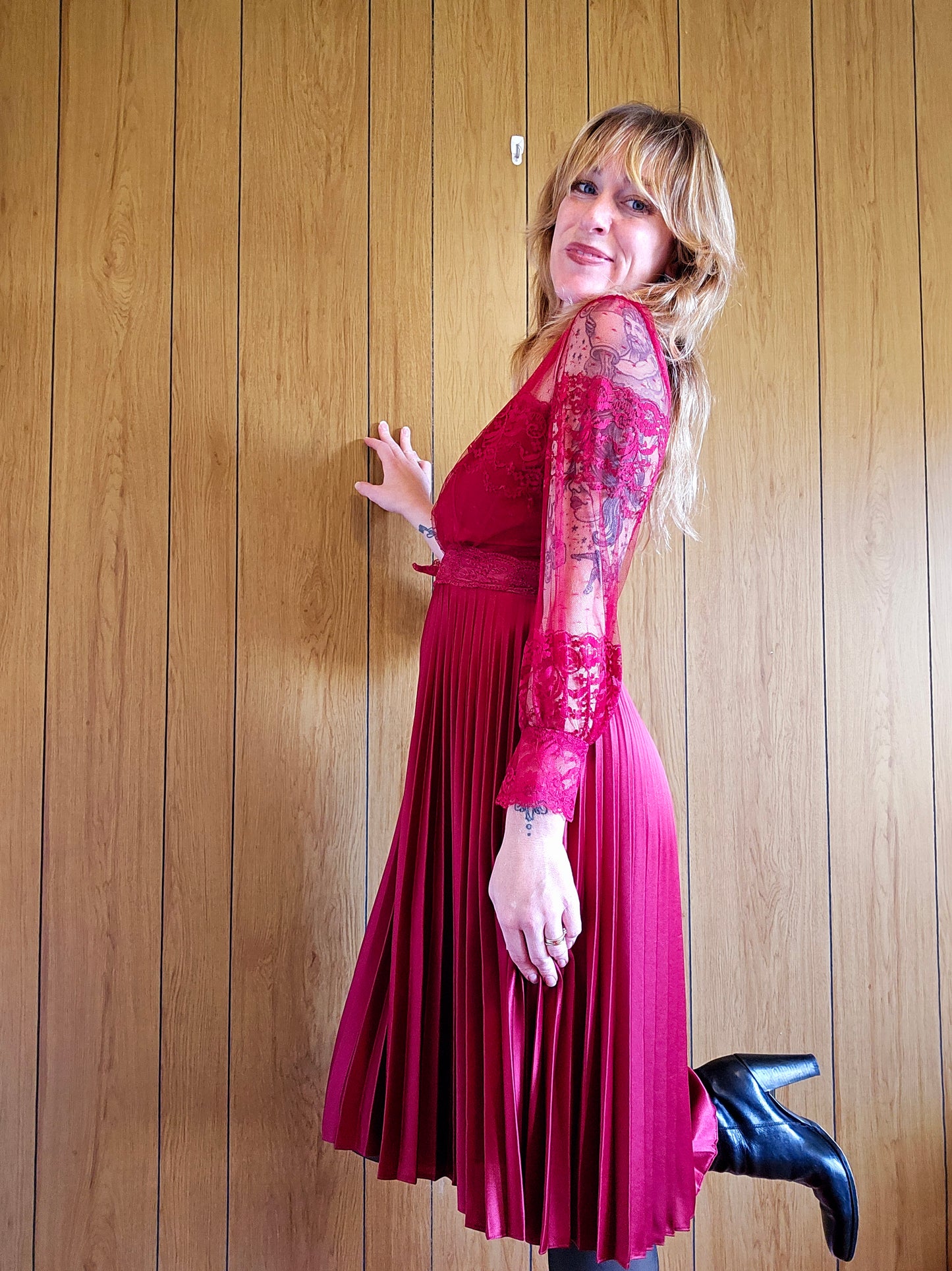 70s Lacey Burgundy Dress (S/M)
