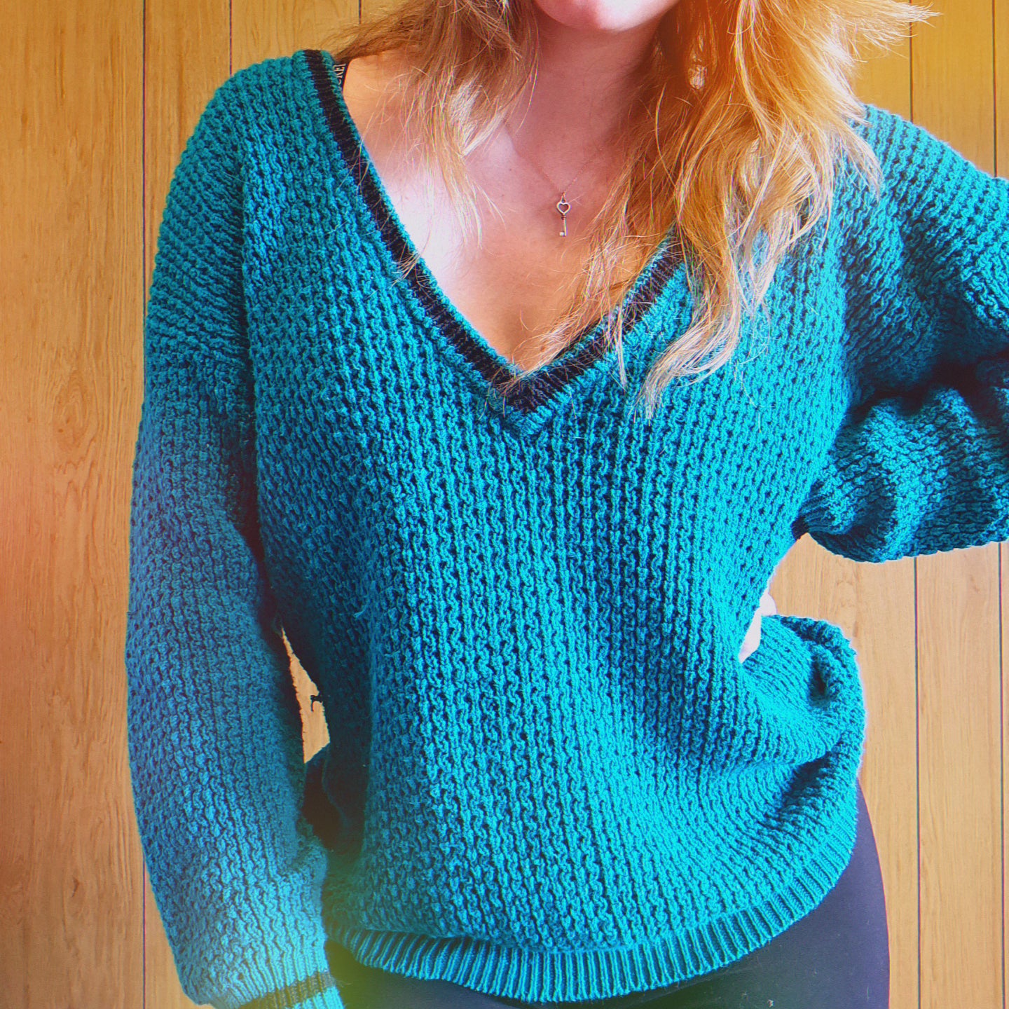 80s Deep V-Neck Sweater (L)