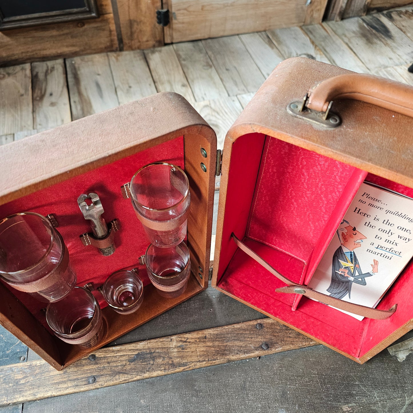 50s/60s Travel Suitcase Bar