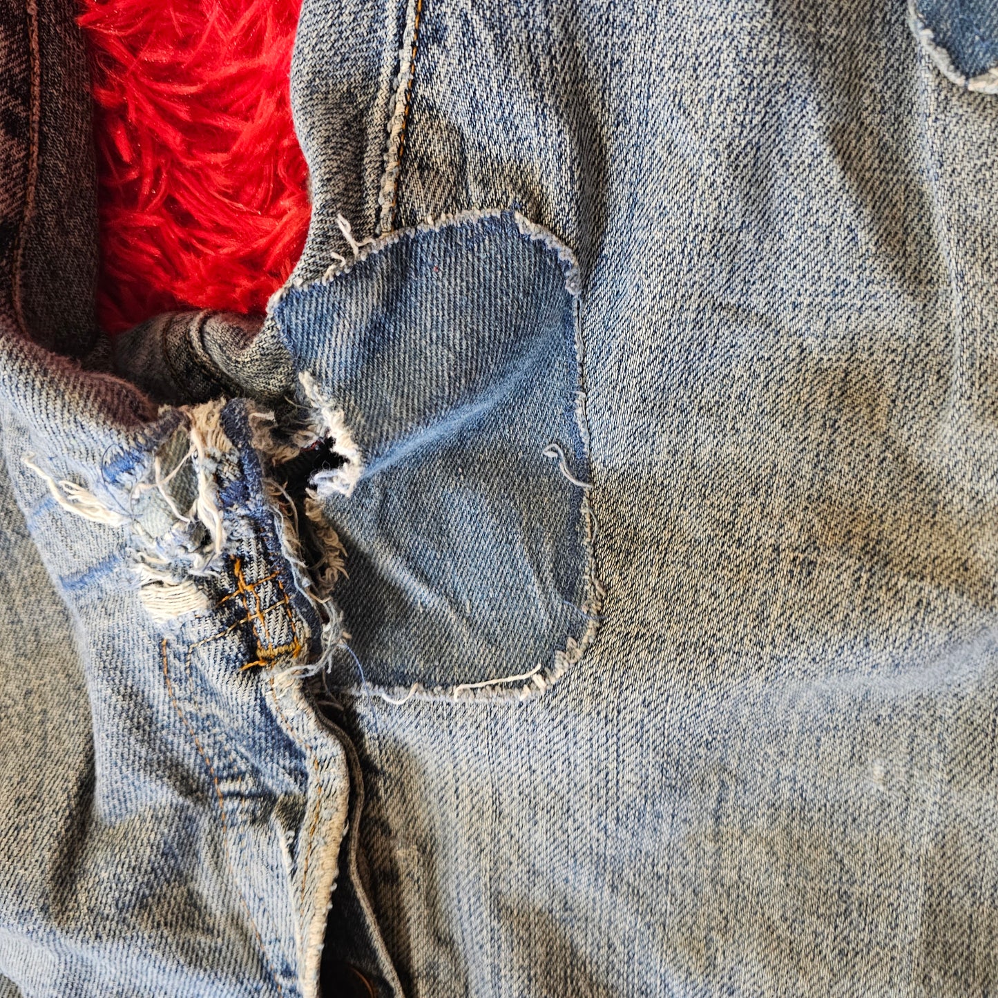 Thrashed Y2K Mens Levi's