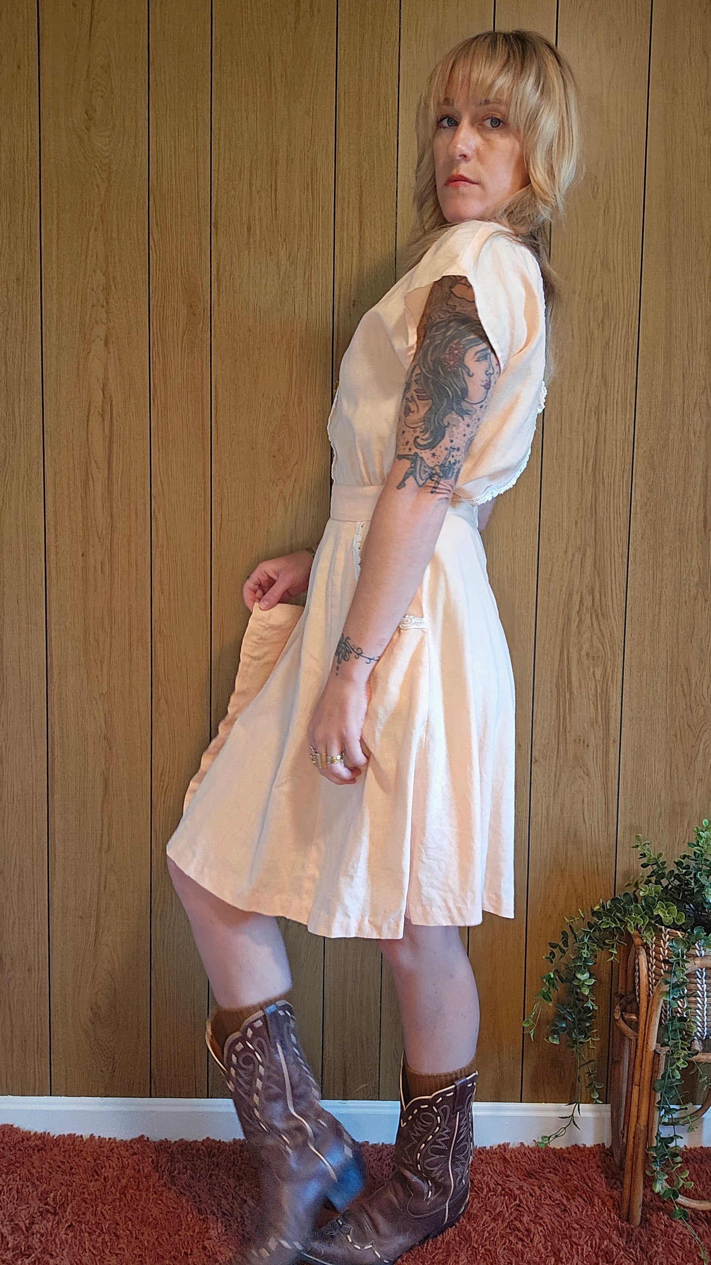 60s Lace Accented Open Back Dress w/ Pockets (S)
