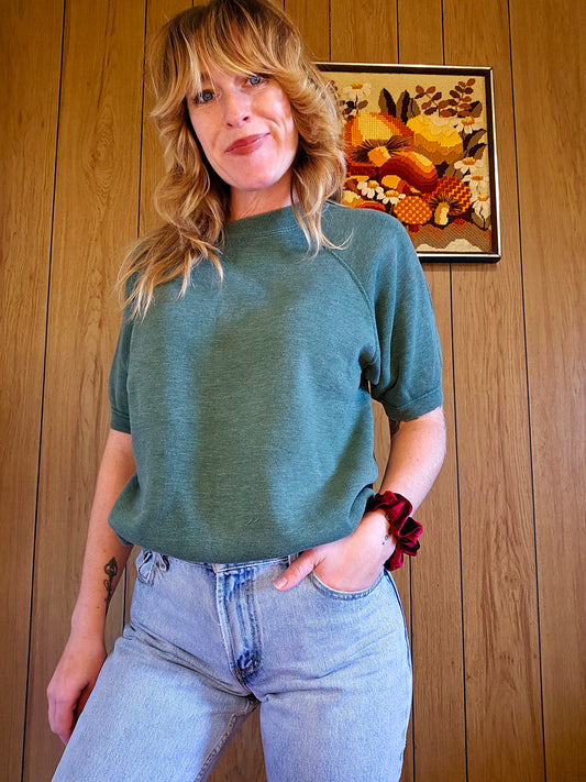 80s Short Sleeve Pullover Sweatshirt (S-L)