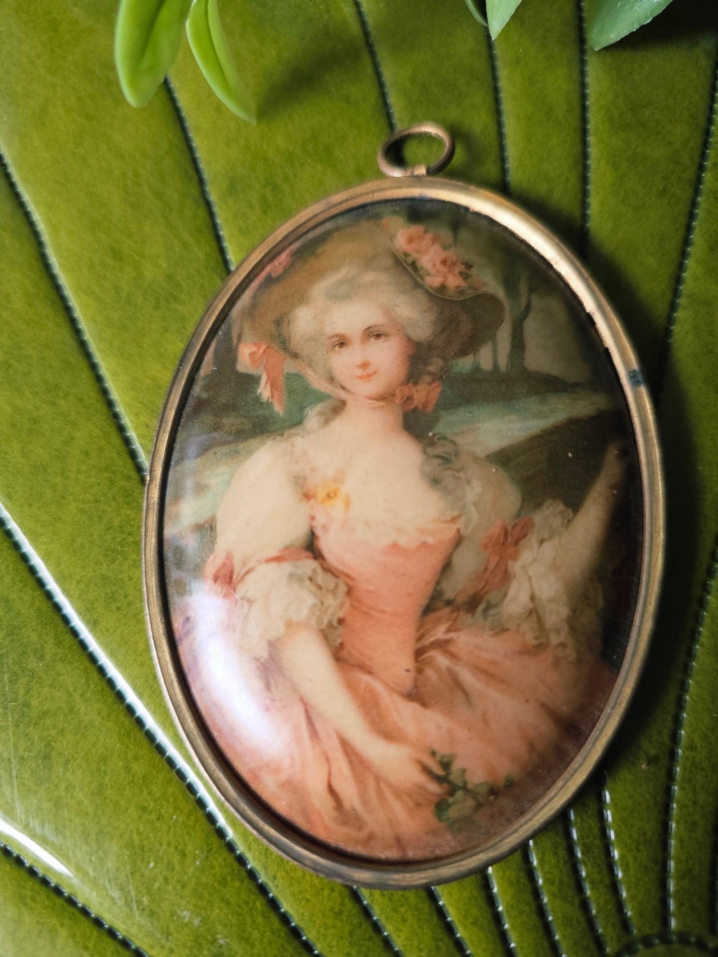 Vintage Oval Victorian Portraits (2)