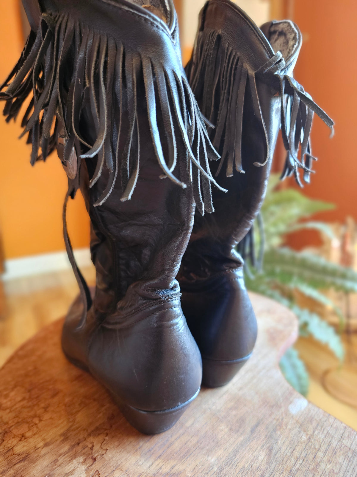 80s Leather Fringe & Conch Boots (Womens 7.5/8)