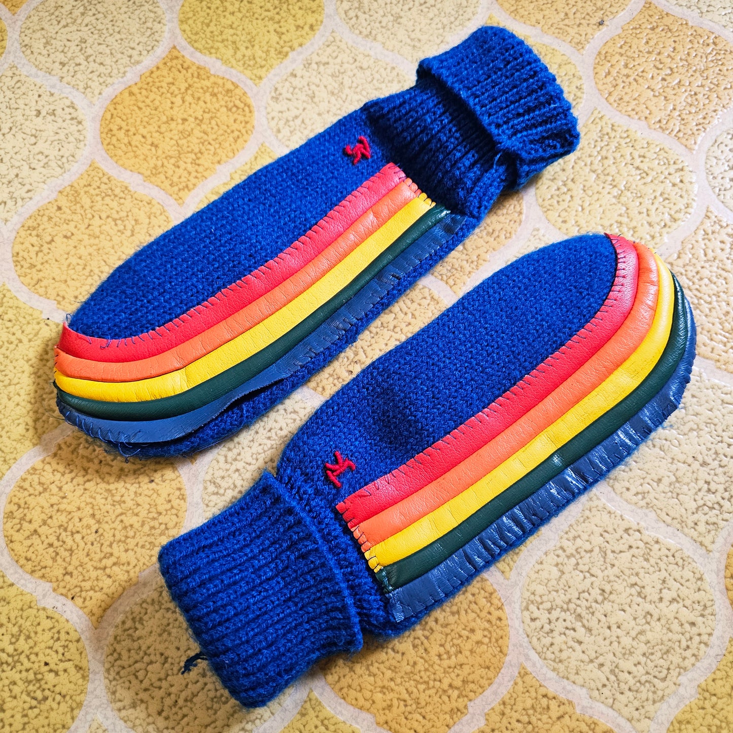 70s Winter Hats & Mittens (XS/S)