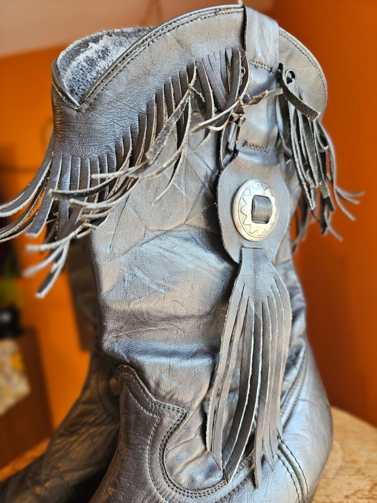 80s Leather Fringe & Conch Boots (Womens 7.5/8)