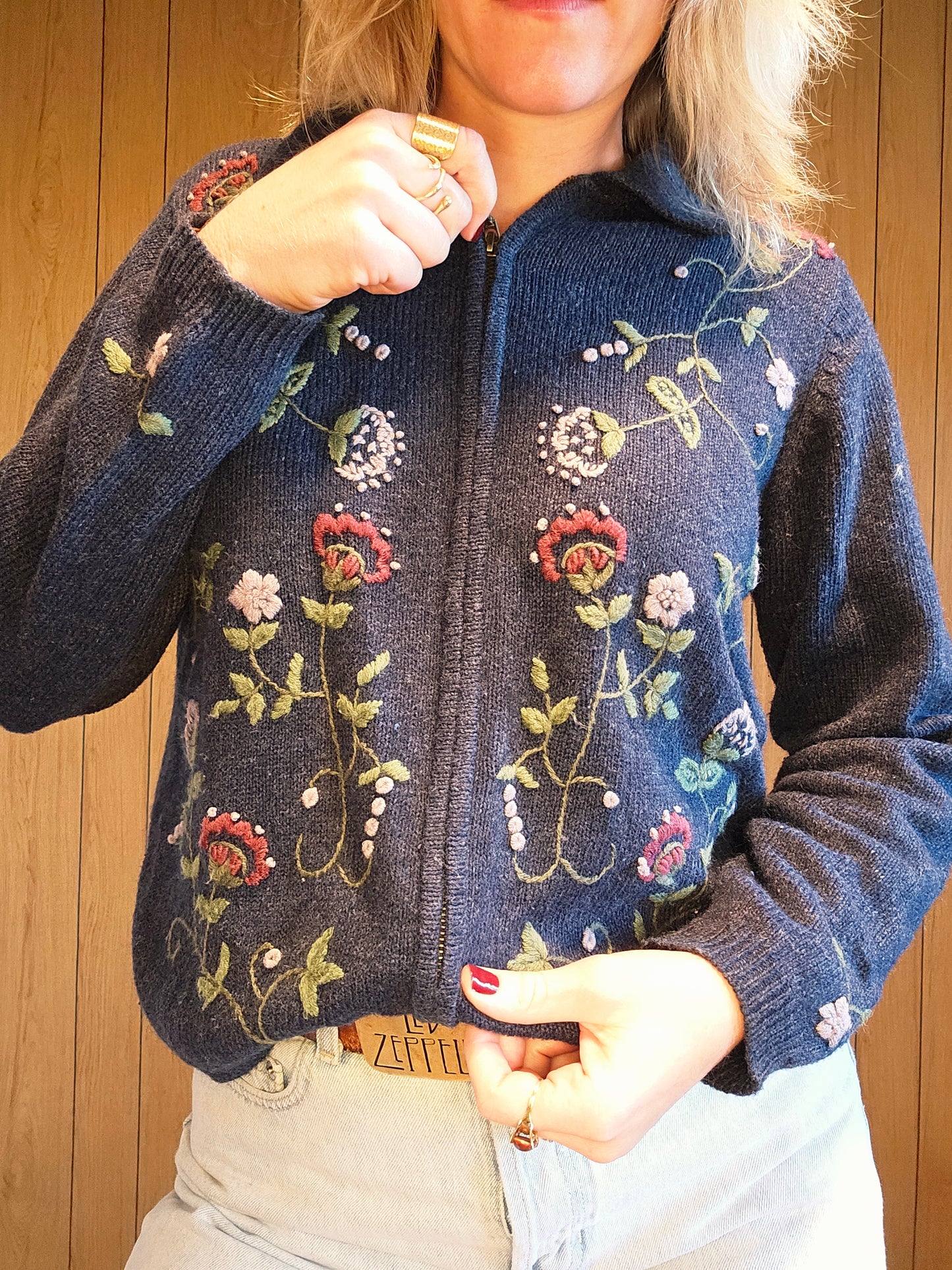 90s Embroidered Floral Sweater (S)