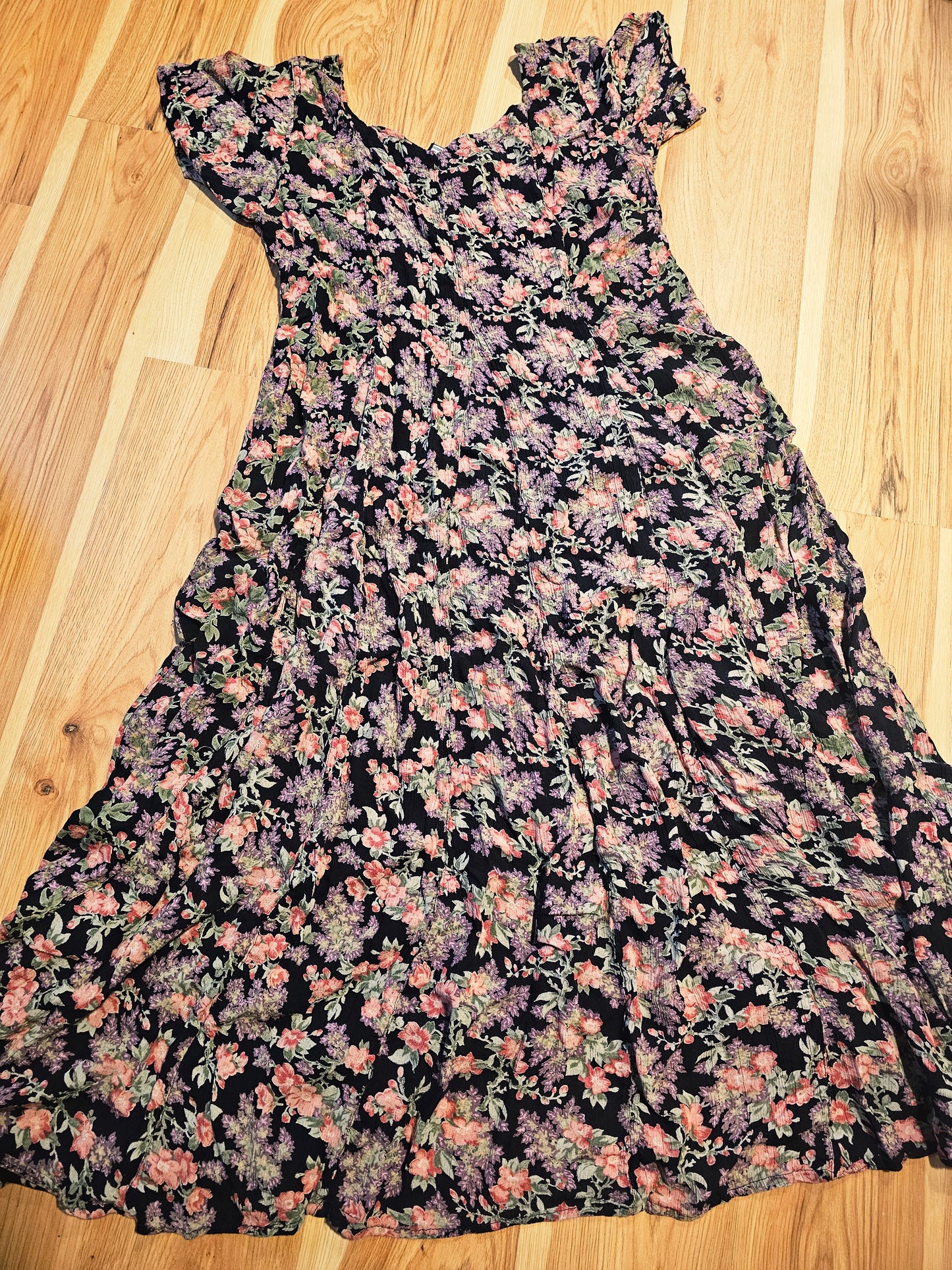 80s/90s Nostalgia Floral Dress (S-L)