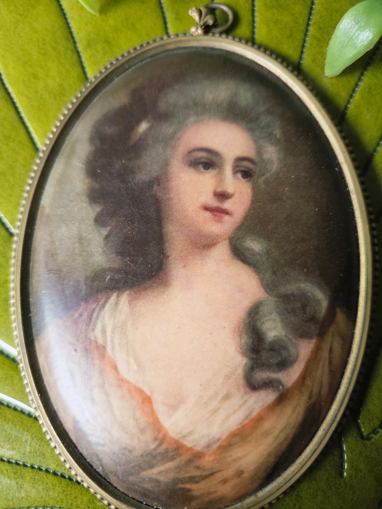 Vintage Oval Victorian Portraits (2)