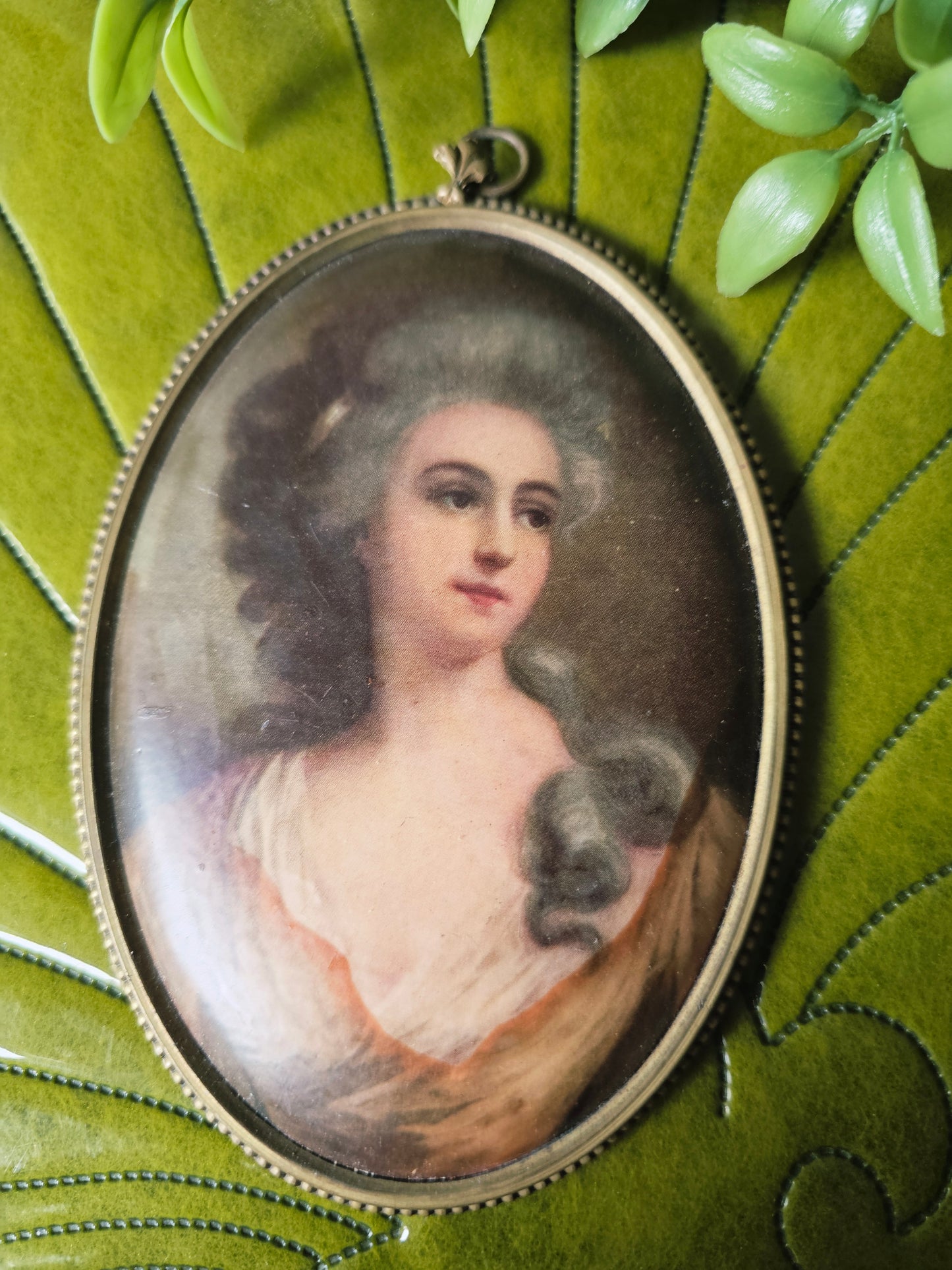 Vintage Oval Victorian Portraits (2)